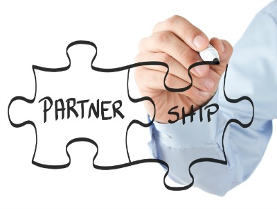 MDofficeManager Announces PointClickCare Partnership